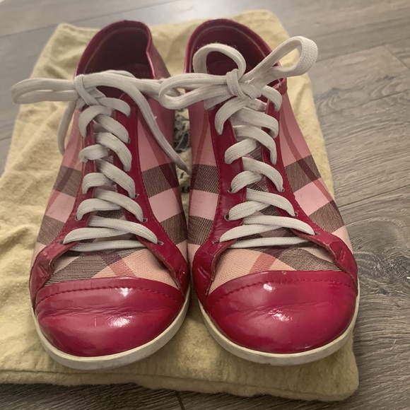 Patent leather Burberry sneakers - Picture 2 of 9